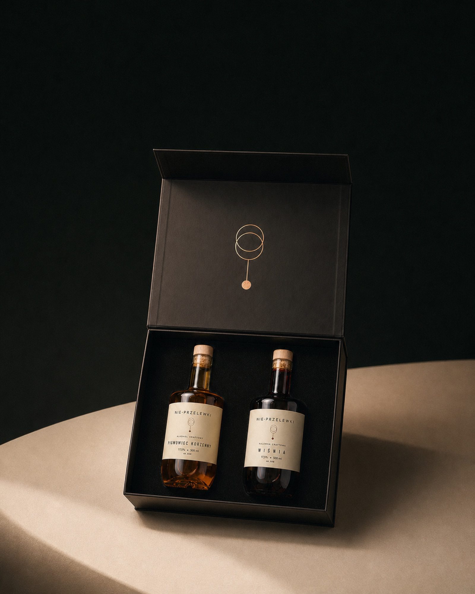 Simple Classic Duo - Pigwowiec Korzenny i Wiśnia 500 ml w czarnym pudełku prezentowym z logo manufaktury